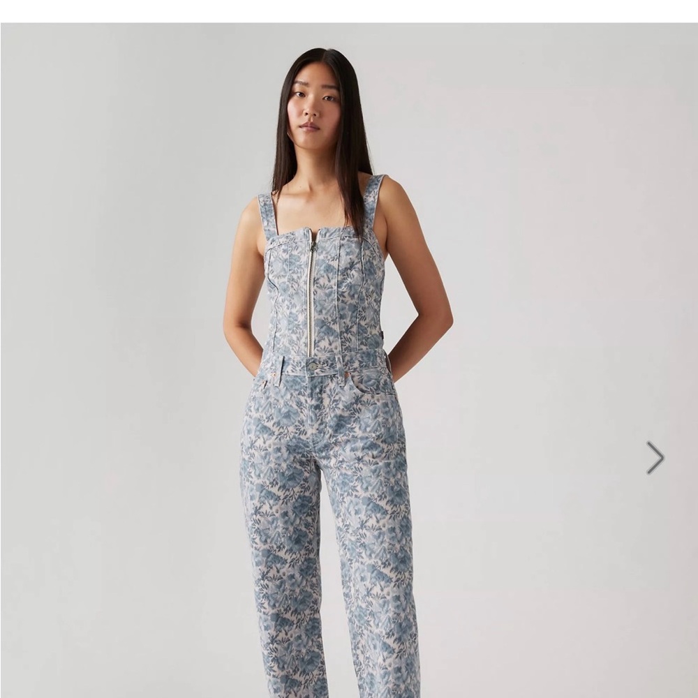 Levi’s flower crop jeans 28